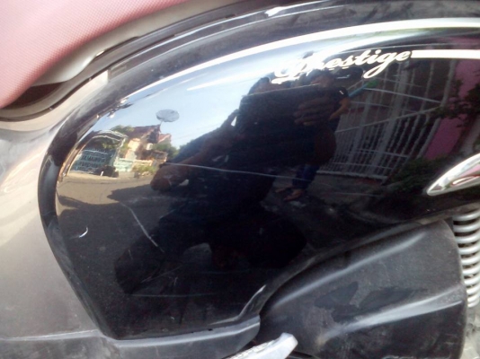 ขาย Honda Scoopy i ปี 55 รุ่นไฟเลี้ยวบังลม U-BOX ใหญ่ เครื่องดีเดิมๆไม่หลวมเปลี่ยนน้ำมันเครื่องบ่อย วิ่งเยอะหน่อย ชุดสีมีรอยและแตก ฝากระเป๋ากับฝาครอบไฟหน้าแตก ตามรูป ** รถขับเข้าและจอดที่สำเพ็งทุกวันเลยมีรอยเยอะ ** ภาษีเต็มเล่มพร้อมชุดโอน