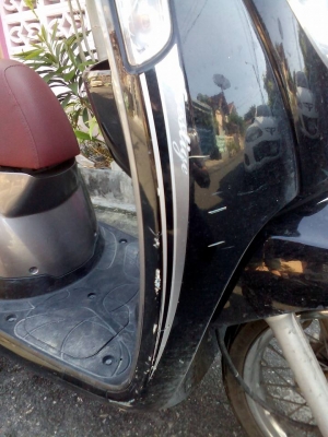 ขาย Honda Scoopy i ปี 55 รุ่นไฟเลี้ยวบังลม U-BOX ใหญ่ เครื่องดีเดิมๆไม่หลวมเปลี่ยนน้ำมันเครื่องบ่อย วิ่งเยอะหน่อย ชุดสีมีรอยและแตก ฝากระเป๋ากับฝาครอบไฟหน้าแตก ตามรูป ** รถขับเข้าและจอดที่สำเพ็งทุกวันเลยมีรอยเยอะ ** ภาษีเต็มเล่มพร้อมชุดโอน