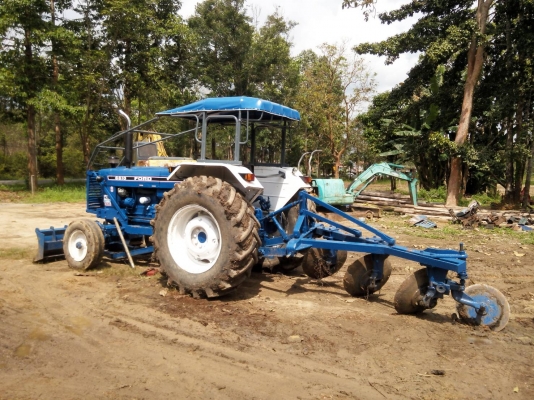 ขายรถไถ FORD 6610 เพลาเดี่ยว เครื่องมือ 3 อย่าง ใบมีด 3 จาน 7 จาน ราคา 320000