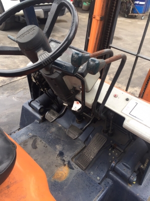 TOYOTA 5FG15 เครื่องเบนซิล เกียร์ออโต้ เสาสูง3เมตร สนใจติดต่อ083-062-0223(ปอน)