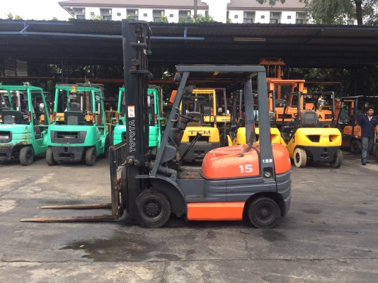 TOYOYA 6FG15 เครื่องเบนซิล เกียร์ธรรมดา เสาสูง4เมตร สนใจติดต่อ083-062-0223(ปอน)