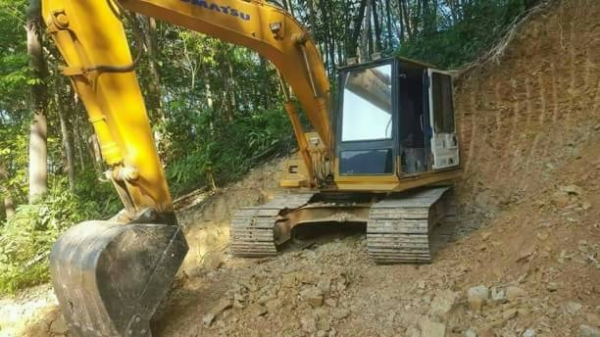 ขาย 495,000 KOMATSU pc 120-5 อินวอยท์ ไฟฟ้าตัด เครื่องดี ปั้มแรง ช่วงล่างแน่น (รถอยู่ นครศรีฯ) 090-772-3710 090-772-3708