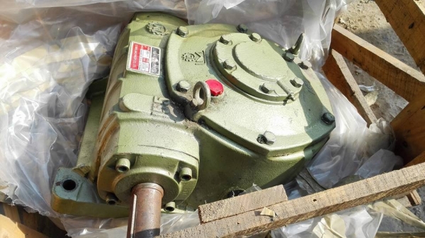 วอร์มเกียร์ทดเพลาคว่ำ Li ming Taiwan เบอร์ 155 ทด 1:50 (30rpm) ใช้กับมอเตอร์ 15-20 HP ของใหม่นอนลัง!!