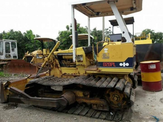 ขายค่ะ..KOMATSU D2OPL-6  เก่าญี่ปุ่นแท้  สภาพสวย  แทรค  70  เครื่องปั๊มดี  ลองระบบกันได้ทุกวัน  โทร  089-3818694  ดวงนภา