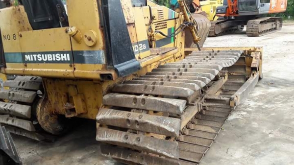 ขายMITSUBISHI  BD2G Z  เก่าญี่ปุ่นแท้..สภาพสวย  แทรค 70  1,XXXชั่วโมง  ลองระบบกันได้ทุกวัน  โทร  089-3818694  ดวงนภา