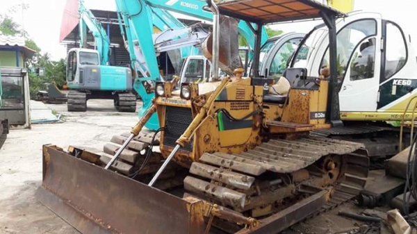 ขายMITSUBISHI  BD2G Z  เก่าญี่ปุ่นแท้..สภาพสวย  แทรค 70  1,XXXชั่วโมง  ลองระบบกันได้ทุกวัน  โทร  089-3818694  ดวงนภา