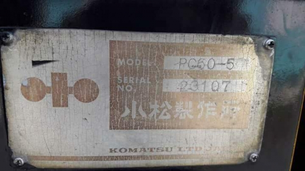 ขายค่ะ..KOMATSU  PC60-5  เก่าใน  ปรับสภาพพร้อมใช้  มีลายแย๊ก  ปลายพิเศษ  พร้อมใช้  โทร  089-3818694  ดวงนภา