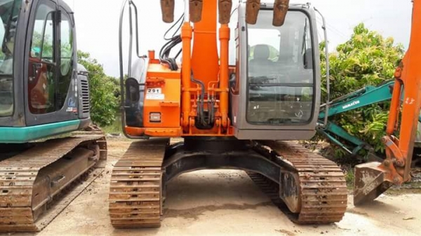 ขายค่ะ..HITACHI ZX135 US ปี 2006 สภาพสวย เดิมๆๆ เครื่องปั๊มดี มีลายแย๊ก...ลองระบบกันได้ทุกวันโทร 089-3818694 ดวงนภา ขายค่ะ..HITACHI ZX135 US ปี 2006 สภาพสวย เดิมๆๆ เครื่องปั๊มดี มีลายแย๊ก...ลองระบบกันได้ทุกวันโทร 089-3818694 ดวงนภา