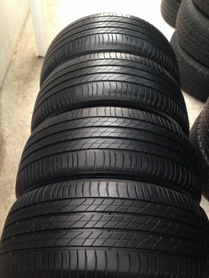 Michelin Primacy 225 50 r17 ปี13 เป็นยางชุดเดียวกัน สภาพสวย ดอกนิ่ม มีป่ะ1เส้น ส่งต่างจังหวัดได้ครับ T.061-9030026