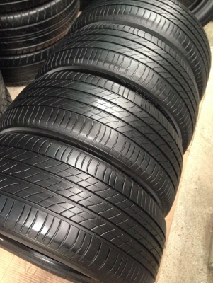 Michelin Primacy 225 50 r17 ปี13 เป็นยางชุดเดียวกัน สภาพสวย ดอกนิ่ม มีป่ะ1เส้น ส่งต่างจังหวัดได้ครับ T.061-9030026