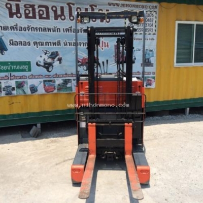 ราคาพิเศษ!! เพียง75,000 บาท รถยกไฟฟ้ายืนขับTOYOTA 6FBRJ9 รหัสสินค้า : 80903757 www.nihonmono.com