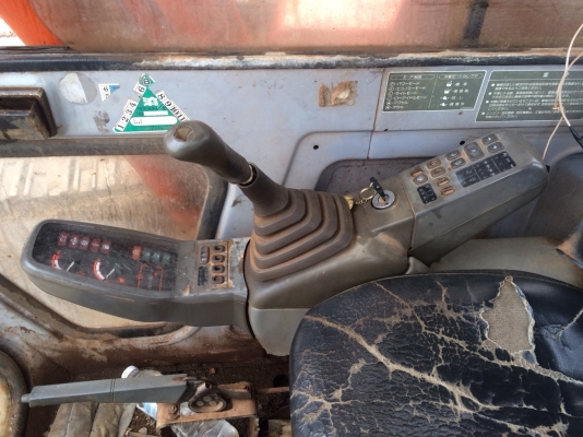 ขายHitachi Ex200-2Super สภาพสวยพร้อมใช้ ต่อคุณอ๊อฟพิจิตร086-737-9991