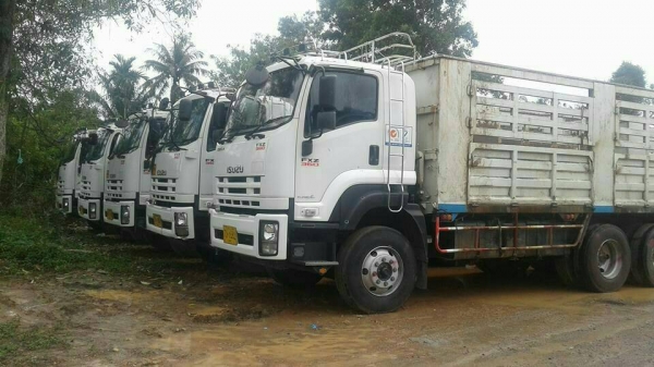 ขาย10พ่วงIsuzu 360ปี53พ่วงแม่ลูกไม่ดั้ม สภาพพร้อมใช้ ติดต่อคุณอ๊อฟพิจิตร086-737-9991