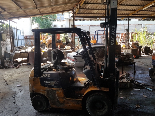 ขายด่วน  รถยกTOYOTA 1.5 ตัน ยกสูง 4 เมตร  ราคาถูก