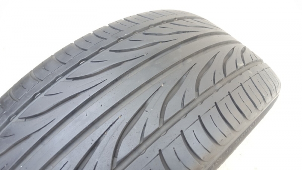 ขายยาง215/45/17 ปี 4013 THUNDERER 2 เส้น