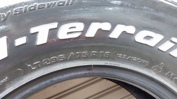 ... BF AT (USA.)  295-75-16  ปี 11 ดอกเต็มๆ นิ่มๆ ...