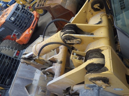 ขาย : รถตัก ยี่ห้อ : TCM รุ่น : L27