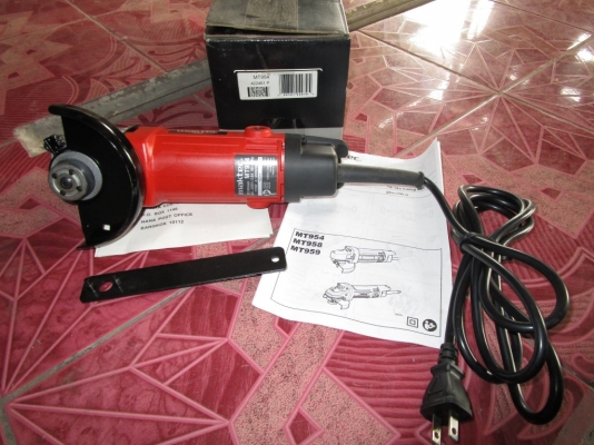 ขายหินเจียร์มาร์เทคMT954 (Maktec by Makita) ขนาด 4 นิ้วขายรวมราคาค่าจัดส่ง 1200 บาท ขายหินเจียร์มาร์เทคMT954 (Maktec by Makita) ขนาด 4 นิ้วขายรวมราคาค่าจัดส่ง 1200 บาท