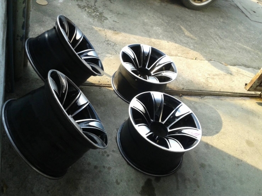 ขอบ15นิ้ว6รู กว้าง 9.5 นิ้ว ชุดนี้ ราคา 5900 บาท