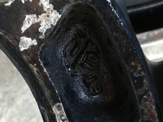 ขอบ15นิ้ว6รู กว้าง 9.5 นิ้ว ชุดนี้ ราคา 5900 บาท