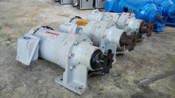 ** SOLD ** มอเตอร์เกียร์ Mitsubishi Sumitomo 1 HP ทด 1:43 (32rpm) 380V พร้อมใช้งาน