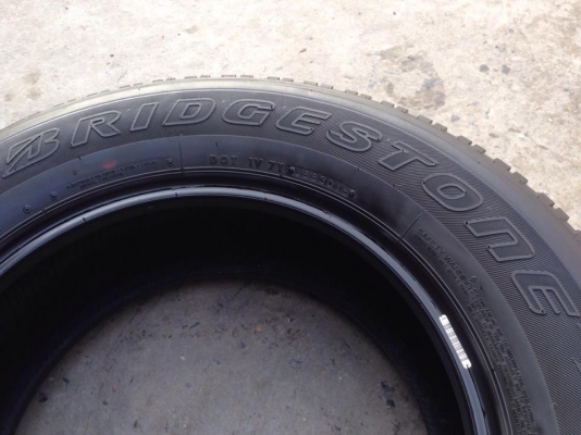 ยาง 265-65-17 Bridgstone ปี 15 ครบชุด 4 เส้น 7500 ไม่บวมไม่กินข้างดอกยางเหลือเยอะเอาไปวิ่งกันใด้อีกยาวค่ะ ยาง 265-65-17 Bridgstone ปี 15 ครบชุด 4 เส้น 7500 ไม่บวมไม่กินข้างดอกยางเหลือเยอะเอาไปวิ่งกันใด้อีกยาวค่ะ