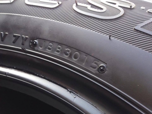 ยาง 265-65-17 Bridgstone ปี 15 ครบชุด 4 เส้น 7500 ไม่บวมไม่กินข้างดอกยางเหลือเยอะเอาไปวิ่งกันใด้อีกยาวค่ะ ยาง 265-65-17 Bridgstone ปี 15 ครบชุด 4 เส้น 7500 ไม่บวมไม่กินข้างดอกยางเหลือเยอะเอาไปวิ่งกันใด้อีกยาวค่ะ