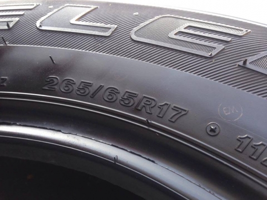 ยาง 265-65-17 Bridgstone ปี 15 ครบชุด 4 เส้น 7500 ไม่บวมไม่กินข้างดอกยางเหลือเยอะเอาไปวิ่งกันใด้อีกยาวค่ะ ยาง 265-65-17 Bridgstone ปี 15 ครบชุด 4 เส้น 7500 ไม่บวมไม่กินข้างดอกยางเหลือเยอะเอาไปวิ่งกันใด้อีกยาวค่ะ