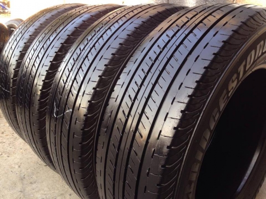 ยาง 215-65-16 Bridgstone ปี 16 1เส้น ปี 15 3เส้น ครบชุด 4 เส้น 6000 สวยๆไม่มีปะไม่บวมไม่กินข้างดอกยางเหลือเยอะเอาไปวิ่งกันใด้อีกยาวค่ะ