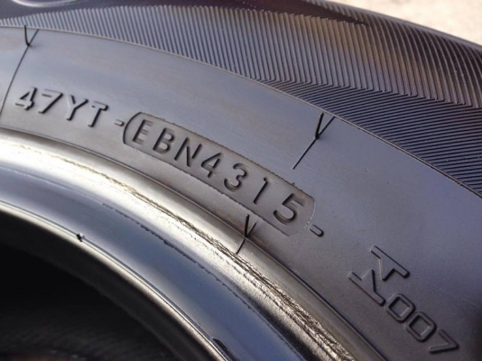 ยาง 205-70-15 YOKOHAMA ปี 15 ครบชุด 4 เส้น 5800 สวยๆไม่บวมไม่กินข้างดอกยางเหลือเยอะเอาไปวิ่งกันใด้อีกยาวค่ะ