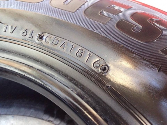 ยาง 205-70-15 Bridgstone ปี 16 ครบชุด 4 เส้น 6500 สวยๆไม่บวมไม่กินข้างดอกยางเหลือเยอะเอาไปวิ่งกันใด้อีกยาวค่ะ ยาง 205-70-15 Bridgstone ปี 16 ครบชุด 4 เส้น 6500 สวยๆไม่บวมไม่กินข้างดอกยางเหลือเยอะเอาไปวิ่งกันใด้อีกยาวค่ะ