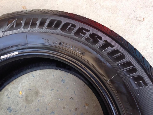 ยาง 205-70-15 Bridgstone ปี 16 ครบชุด 4 เส้น 6500 สวยๆไม่บวมไม่กินข้างดอกยางเหลือเยอะเอาไปวิ่งกันใด้อีกยาวค่ะ ยาง 205-70-15 Bridgstone ปี 16 ครบชุด 4 เส้น 6500 สวยๆไม่บวมไม่กินข้างดอกยางเหลือเยอะเอาไปวิ่งกันใด้อีกยาวค่ะ