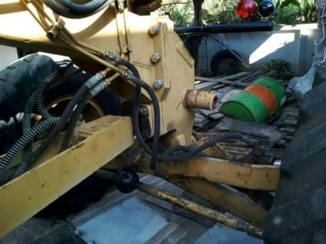 KOMATSU GD37-5 รถเกรด KOMATSU GD37-5 รถเกรด