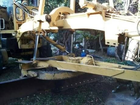 KOMATSU GD37-5 รถเกรด KOMATSU GD37-5 รถเกรด