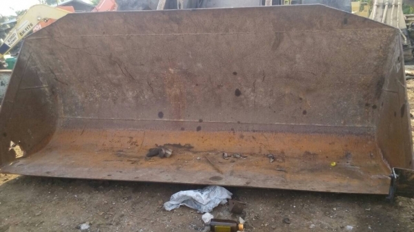 ขายบุ้งกี้รถตัก CAT-910 สภาพตามรูปเปลี่ยนปาก อย่างเดียว ขายไม่แพงครับ