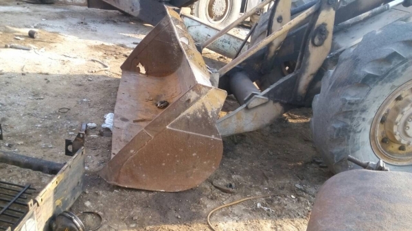 ขายบุ้งกี้รถตัก CAT-910 สภาพตามรูปเปลี่ยนปาก อย่างเดียว ขายไม่แพงครับ