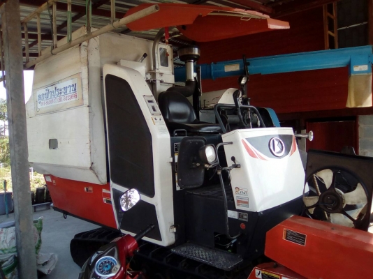 ด่วนรถเกี่ยวข้าวอุ้ม คูโบต้า 95 พลัส พร้อมเทเลอร์ใหญ่ ด่วนรถเกี่ยวข้าวอุ้ม คูโบต้า 95 พลัส พร้อมเทเลอร์ใหญ่