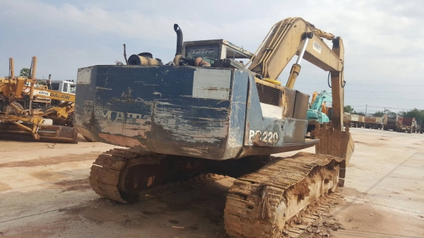ขาย แบคโฮ KOMATSU PC220-3 รถใช้งานได้ปกติ เอกสารเล่มทะเบียนครบ ราคาต่อรองได้
