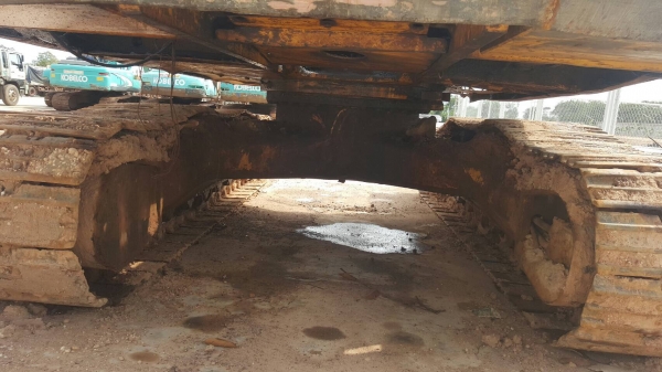 ขาย แบคโฮ KOMATSU PC220-3 รถใช้งานได้ปกติ เอกสารเล่มทะเบียนครบ ราคาต่อรองได้