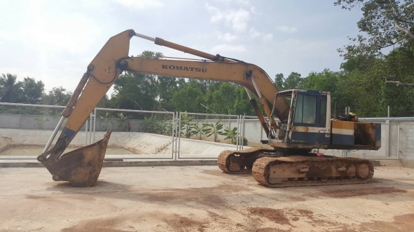 ขาย แบคโฮ KOMATSU PC220-3 รถใช้งานได้ปกติ เอกสารเล่มทะเบียนครบ ราคาต่อรองได้