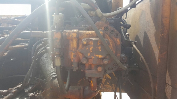 ขาย แบคโฮ KOMATSU PC220-3 รถใช้งานได้ปกติ เอกสารเล่มทะเบียนครบ ราคาต่อรองได้