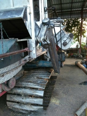 รถเกี่ยวพรกินรีพร้อมใช้งาน 40-. ต่อรองได้-พร้อมส่ง!!!