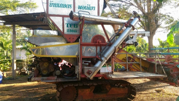 รถเกี่ยวข้าวจ้าวช้างมีชัย tcb250