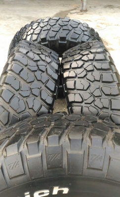 ขายาง BF KM2 265/75/16