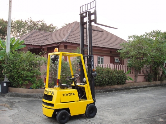 ...........ขายรถ โฟล์คลิฟ ขนาดเล็ก TOYOTA ดีเซลประหยัดน้ำมันมาก พวงมลัยเพาเวอร์ ยกได้ 1 ตัน 3 เมตร เสาคู่.............