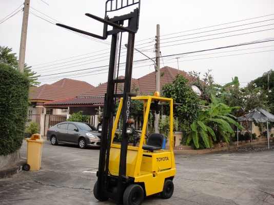 ...........ขายรถ โฟล์คลิฟ ขนาดเล็ก TOYOTA ดีเซลประหยัดน้ำมันมาก พวงมลัยเพาเวอร์ ยกได้ 1 ตัน 3 เมตร เสาคู่.............