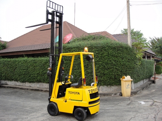 ...........ขายรถ โฟล์คลิฟ ขนาดเล็ก TOYOTA ดีเซลประหยัดน้ำมันมาก พวงมลัยเพาเวอร์ ยกได้ 1 ตัน 3 เมตร เสาคู่.............