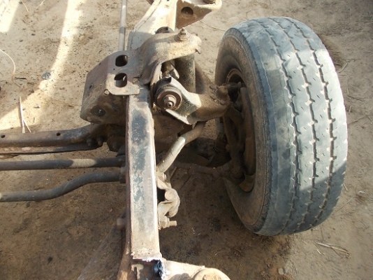 ขายแชสซีส NISSAN BIG M. สภาพดีพร้อมเล่มชุดโอนและช่วงล่างทั้งชุด