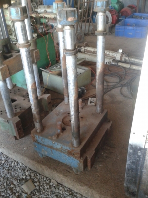 แท่นเครื่องอัดไฮโดรลิค แท่นเครื่องอัดไฮโดรลิค