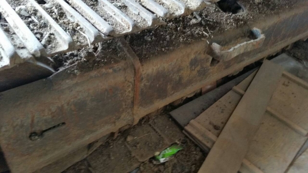 ขาย 1,750,000 KOBELCO sk 200-8 super X  ทำงาน 7,000 ชม. เครื่องดี ปั้มแรง ไฟฟ้าครบ แต่สีไม่สวย รถพร้อมใช้(รถอยู่ นครปฐม) 090-772-3710 090-772-3708